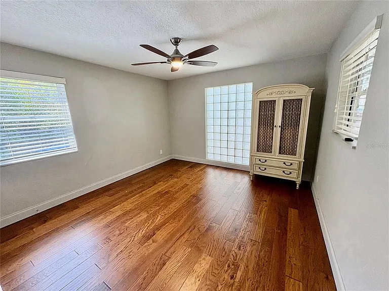 438 Lakeview Ave — Photo 13