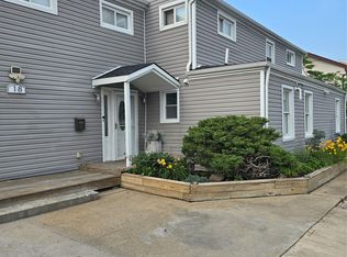 18 Julian Pl, Island Park, NY 11558