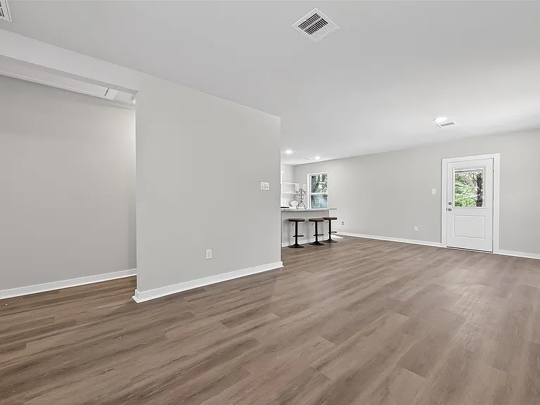 154 E Lakeview Dr — Photo 8