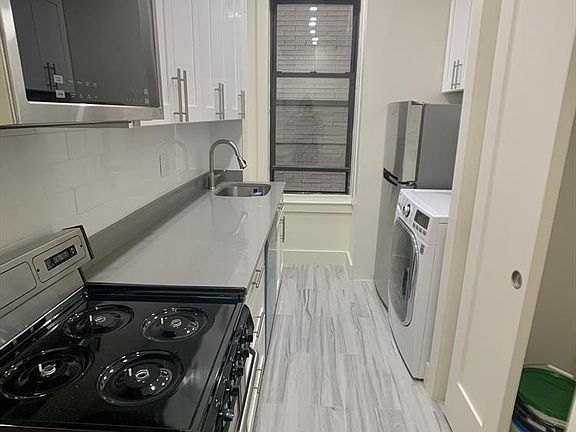 2nd image of 304 E 77th St APT 6