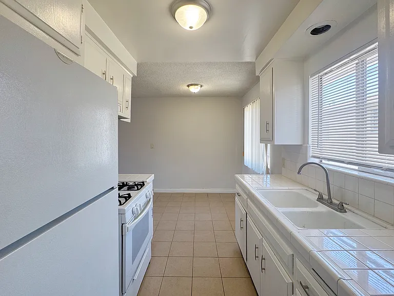 5045 Rosemead Blvd #12A — Photo 7