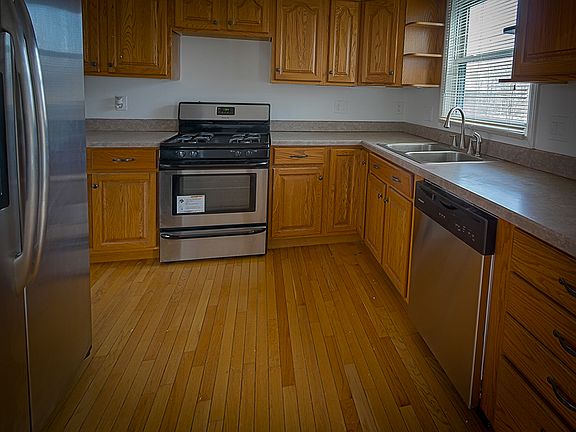 5th image of 343 Suzanne Dr