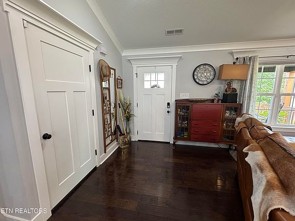 4th image of 1807 Grey Ridge Rd
