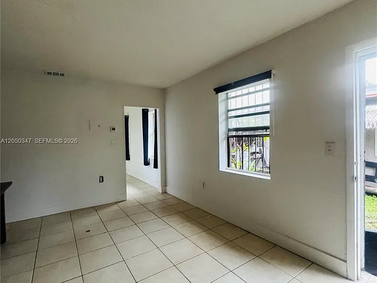 800 NW 56th St #3 — Photo 2
