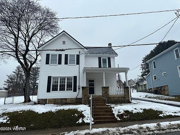 3rd image of 414 Railroad St