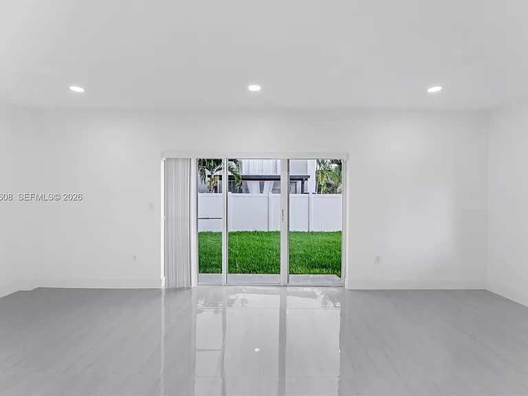 2802 SW 128th Way — Photo 19