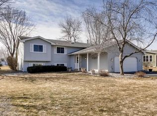 917 Southwind Dr, Burnsville, MN 55306
