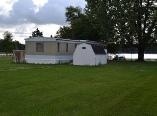 295 Ln 301a Barton Lk, Fremont, IN 46737