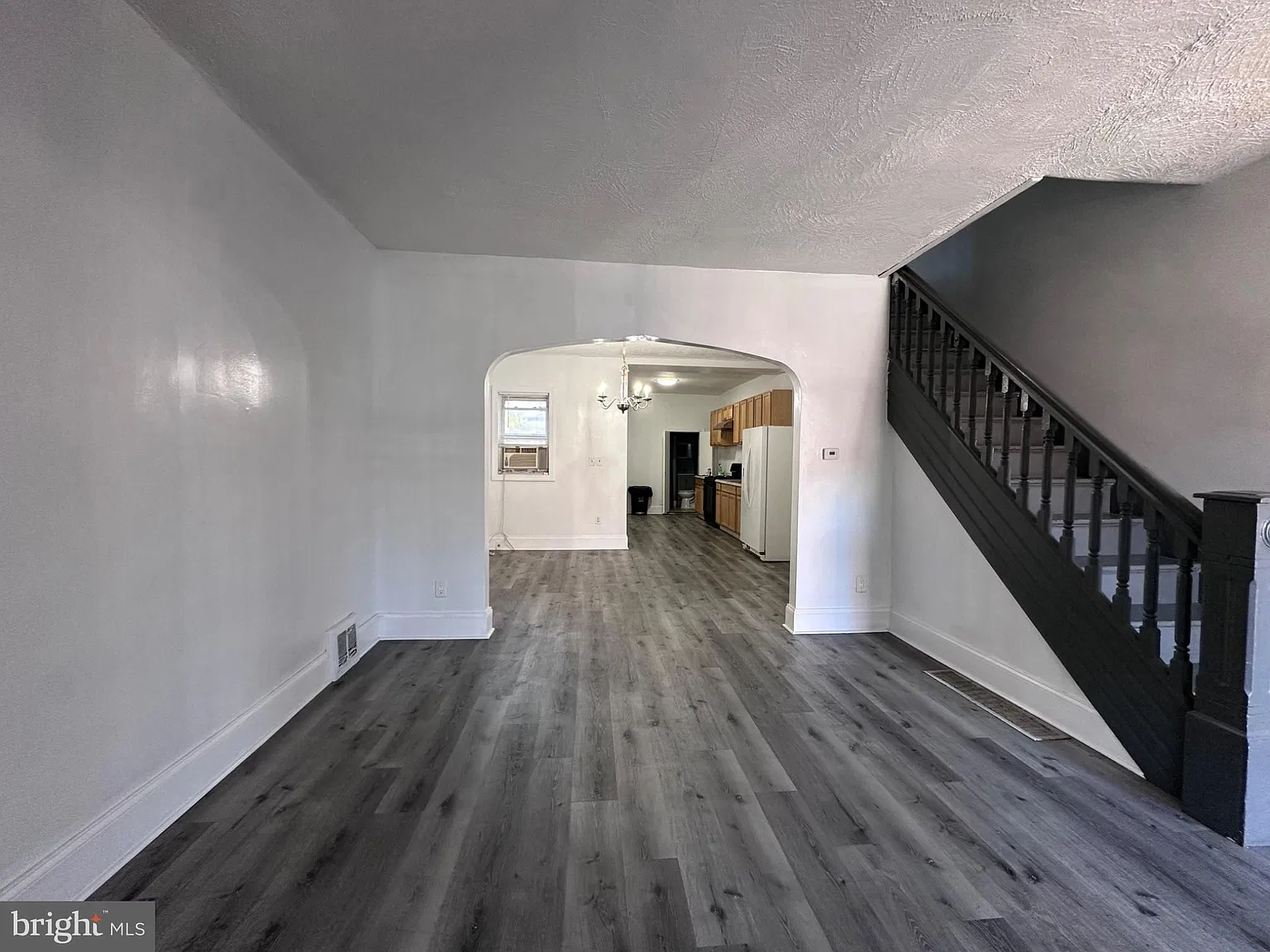 3 bed, 2.0 bath, 1156 sqft, $1,600 — Photo 1