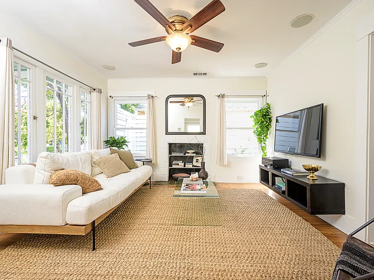 2213 Arizona Ave — Photo 14
