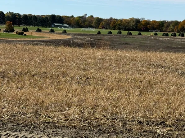 2213 Beechwood Dr #11, Aurora, NE 68818