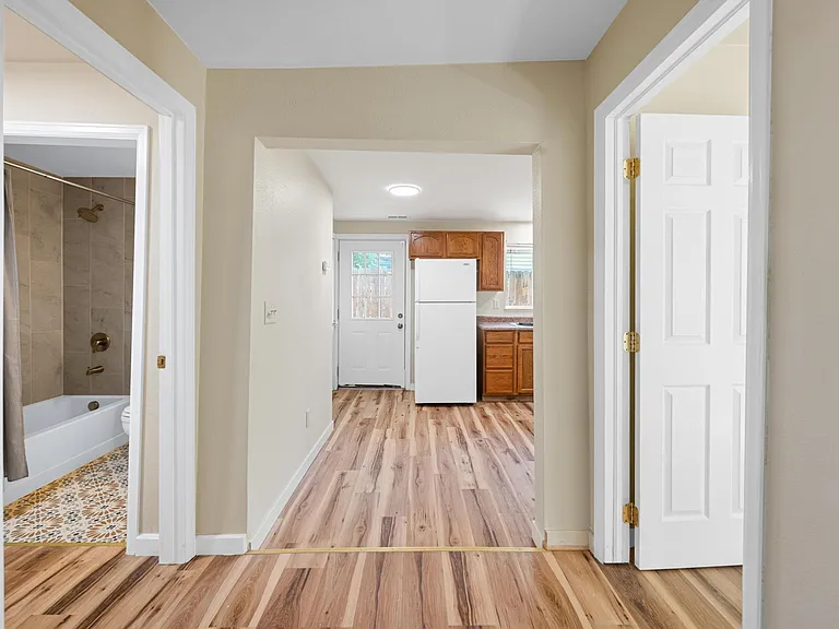 2312 W Platte Ave — Photo 9