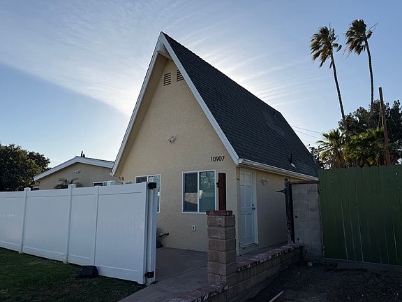 2nd image of 10905 Whitaker Ave
