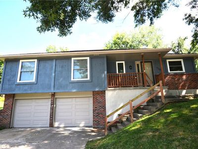 12011 W 49th St, Shawnee, KS, 66216