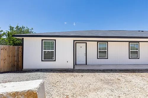 1006 County Road 4516 Photo 1