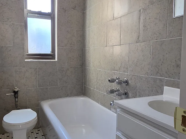 1633 Sterling Pl #3F — Photo 16