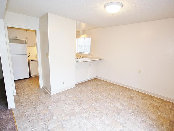 2nd image of 3233 Somerset Ave #B
