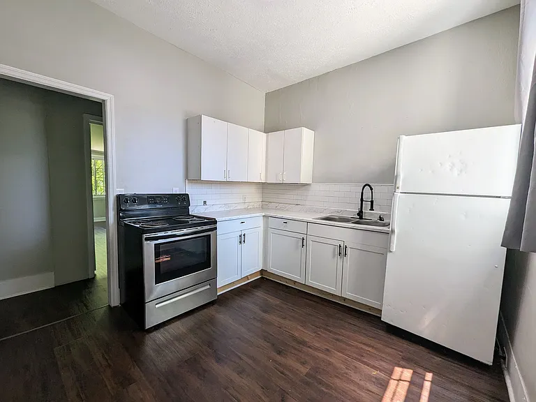 526 Fleming St #1 — Photo 4
