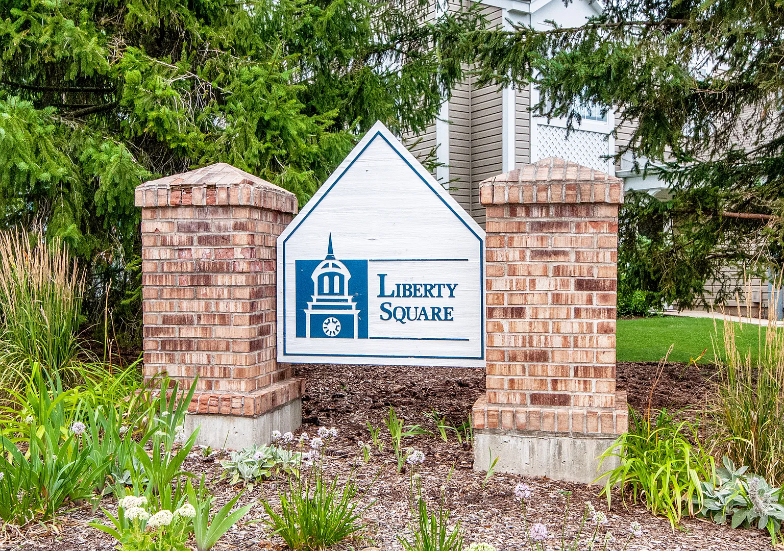 2 bed, 1.5 bath, 1052 sqft, $2,100 — Photo 4