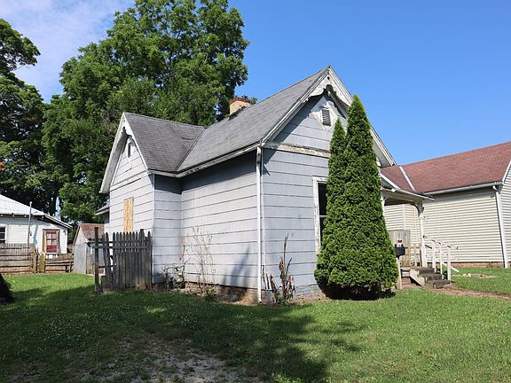 2nd image of 727 S Main St