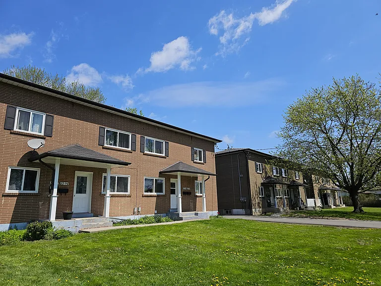 8392 Willoughby Dr — Photo 2