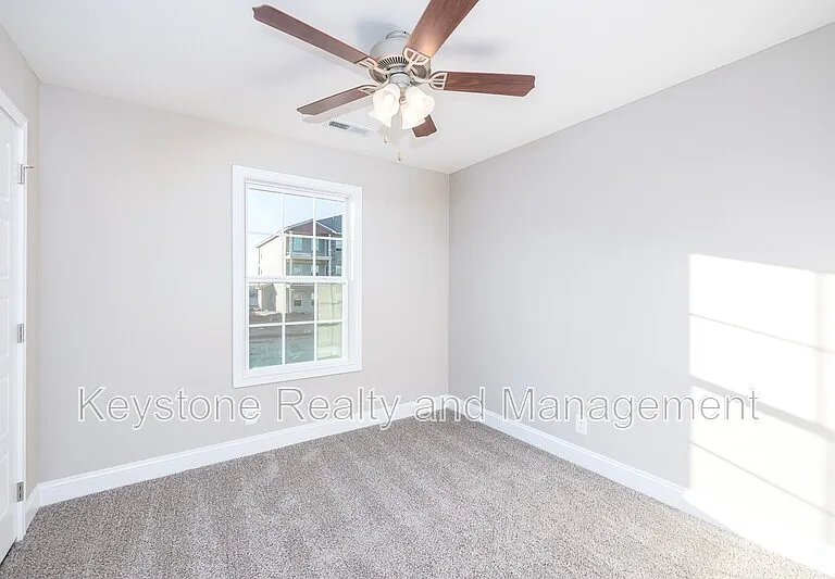 808 Lillian Grace Dr — Photo 8