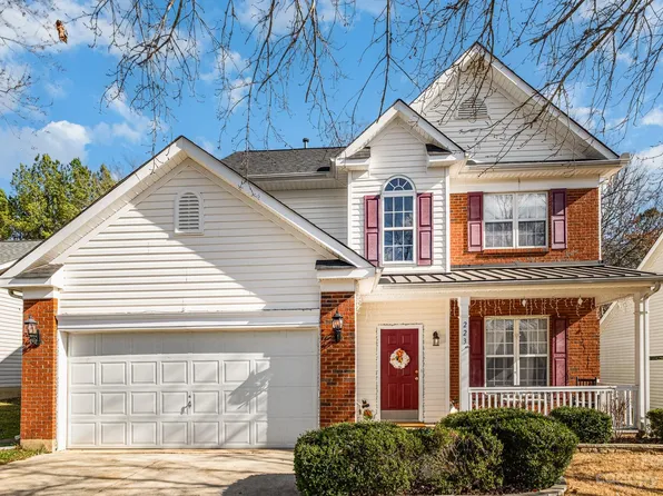 223 Sweetmartha Dr, Mooresville, NC 28115