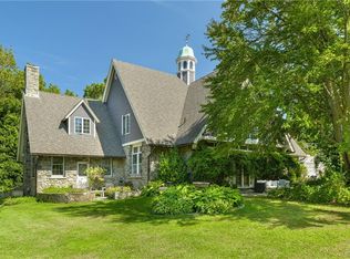 3 Stone Tower Ln, Barrington, RI 02806