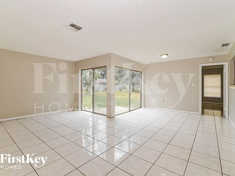 105 Alcala Dr — Photo 4