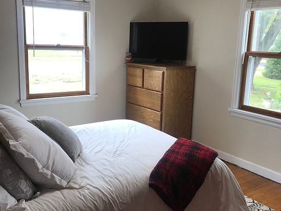 Larger bedroom, main level