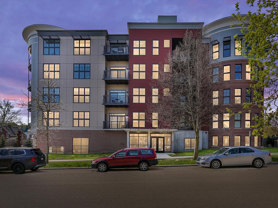 1st image of 218 W Kingsley St