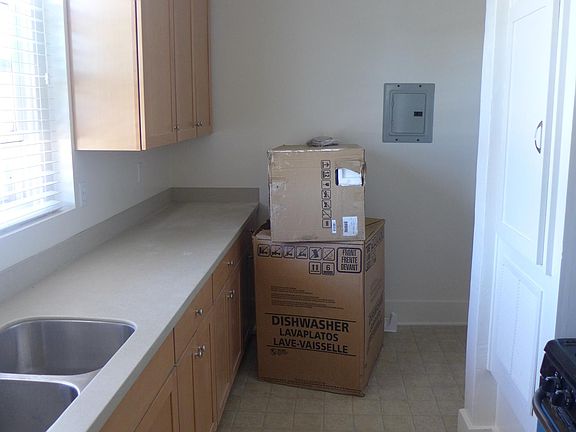 4th image of 4709 34th St #1