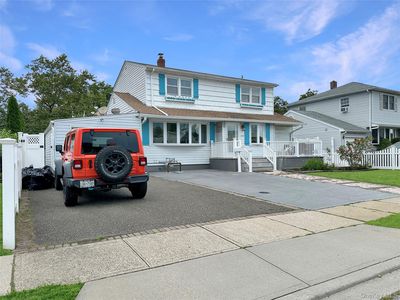 245 Dartmouth Drive, Hicksville, NY, 11801