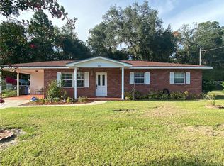 5012 Twin Pine Dr, Plant City, FL 33566