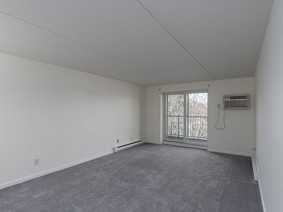 5th image of 60 Nicholas Rd #8