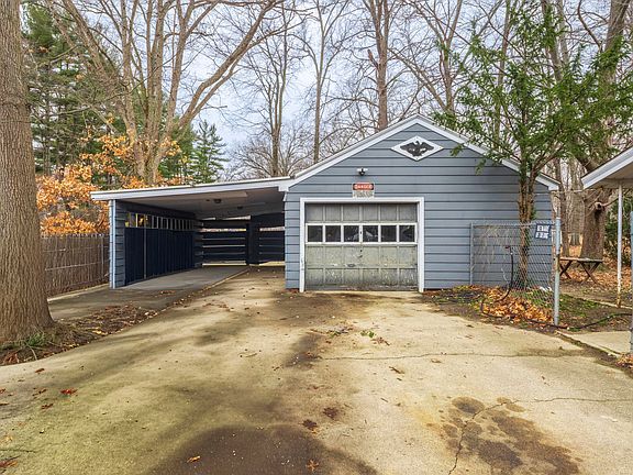 4th image of 310 Edgemoor Dr