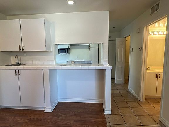 5th image of 43409 30th St W Unit 1