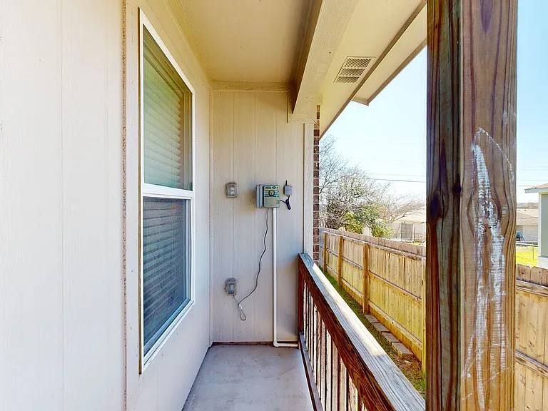 914 Ramblewood St #B — Photo 14