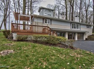 775 Almond Rd, Walnutport, PA 18088