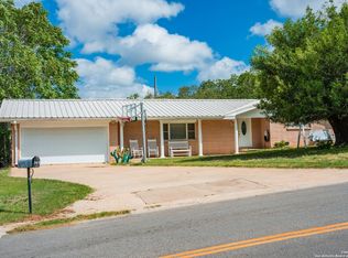 702 Smokey Mountain Dr, Kerrville, TX 78028