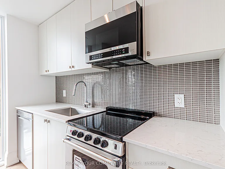 700 Sheppard Ave W #904 — Photo 11