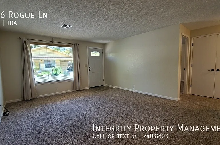 106 Rogue Ln — Photo 5