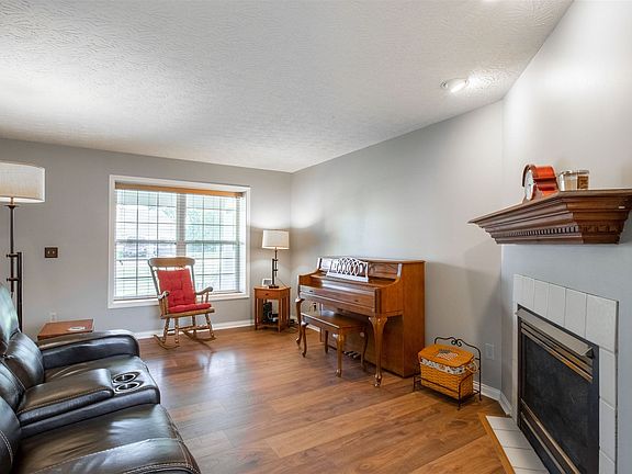 5th image of 12087 Rachel Ann Dr
