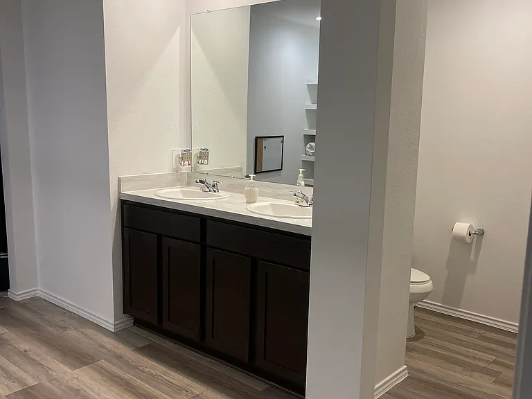 Second Floor; Master Restroom, Picture 1.