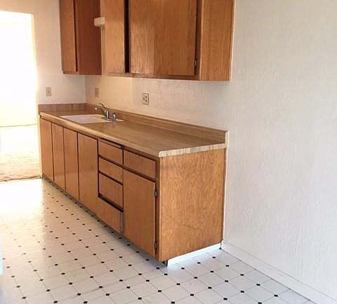3rd image of 37453 Cherry St APT C