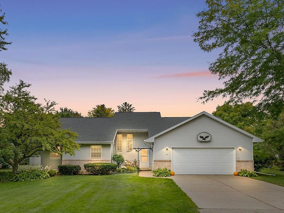 1st image of 151 Villa Dr