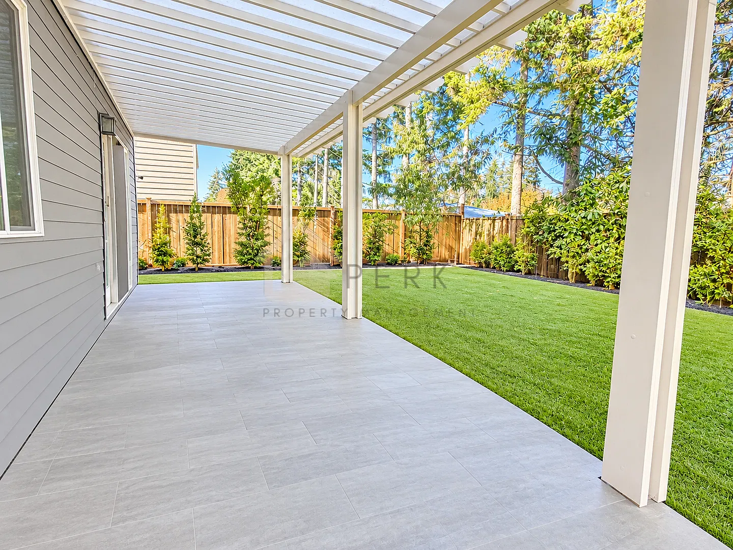 Renton 4-Bedroom Home with Guest Room, EV Charging & Fenced Yard — Photo 3