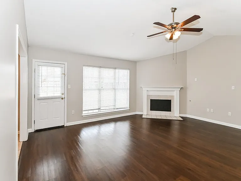 1848 Central Trails Dr — Photo 4