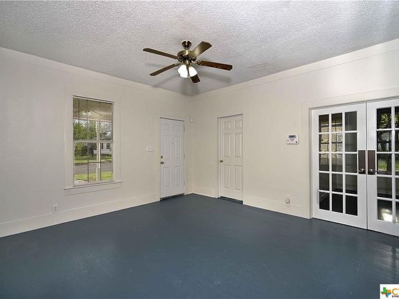 5th image of 1407 E Leon St