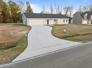 444 Huffmantown Rd, Richlands, NC 28574